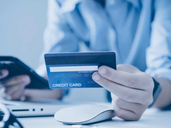 dívidas de cartão de crédito